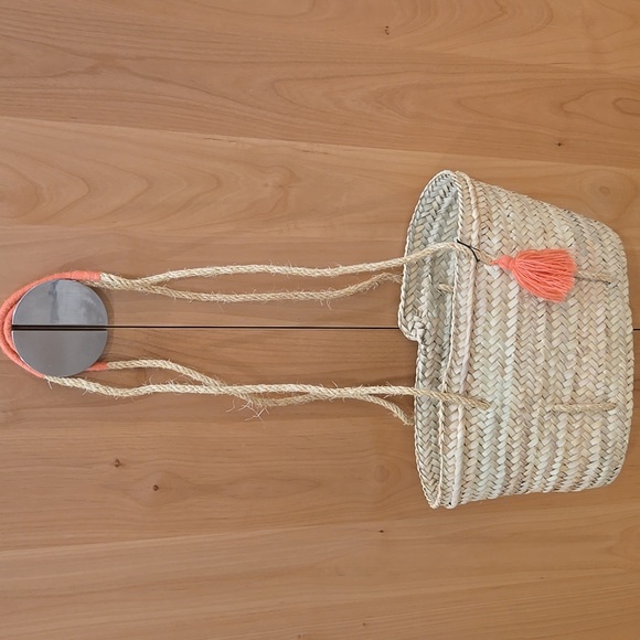 Sezane Handbags - Sezane Panier Straw Tote with Coral Accents, Tassel, Woven, Casual, VGUC